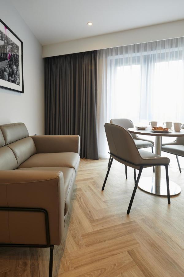Roomzzz York City Esterno foto